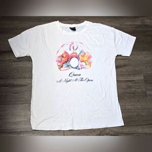 Official Queen Merch A Night At The Opera Unisex Size Large Band Tee Streetwear
